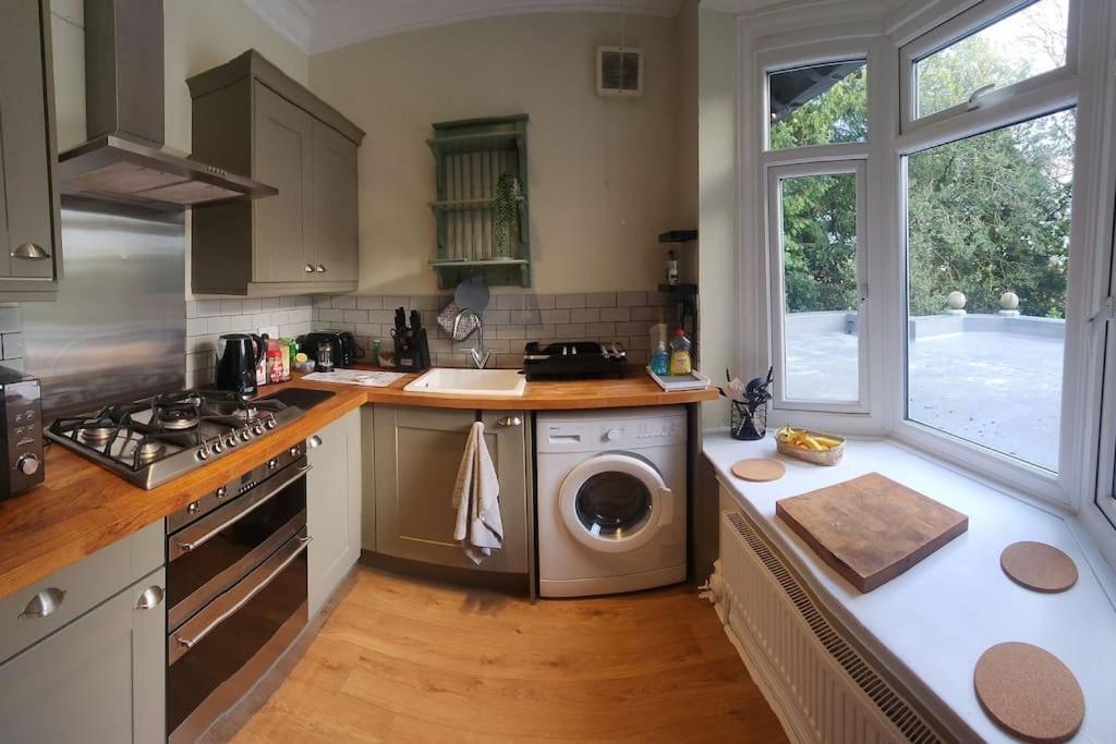 Spacious Guest Flat Near Roundhay Park Leeds  Ngoại thất bức ảnh